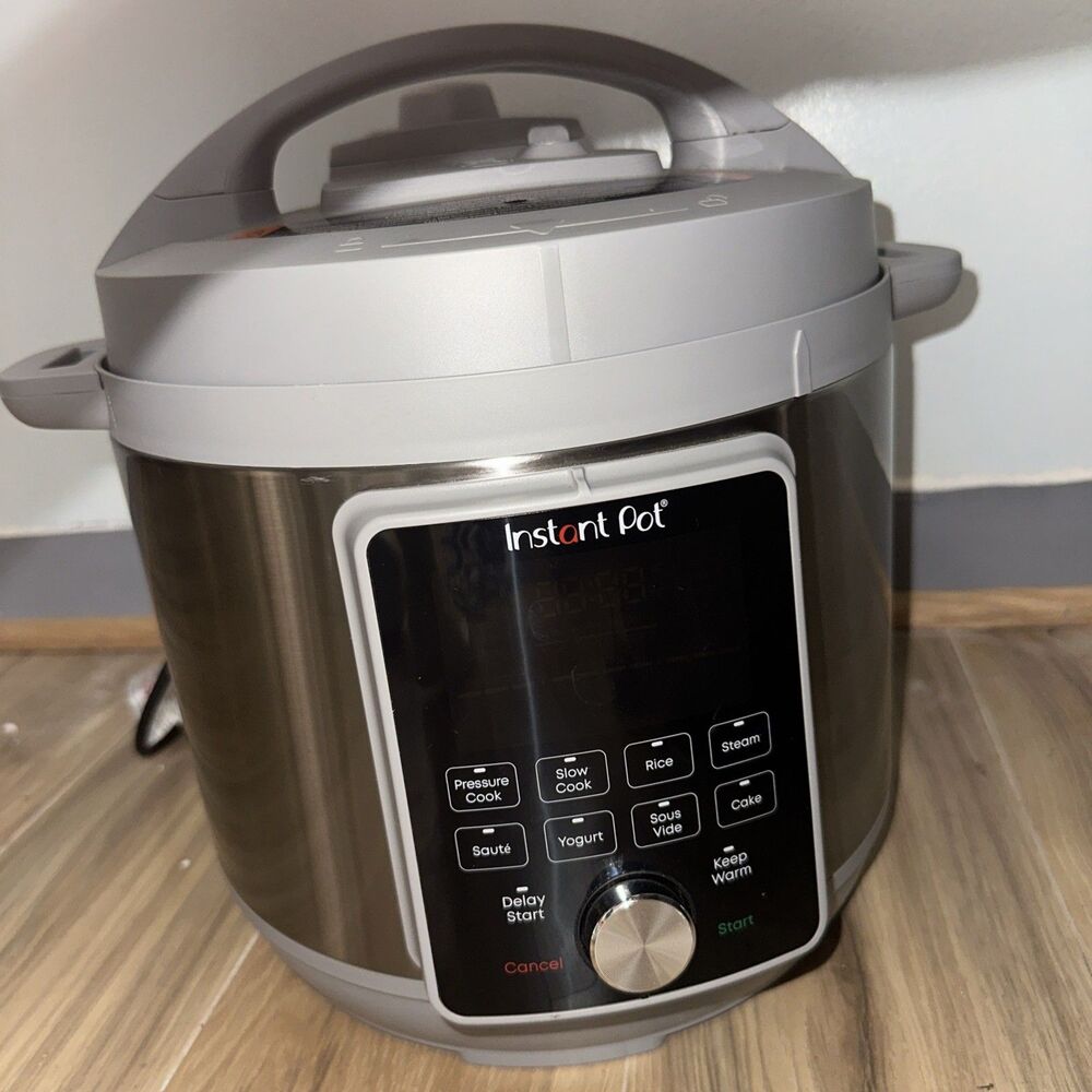 Instant Pot - 6QT Duo Plus Multi-Use Pressure Cooker Gray USED